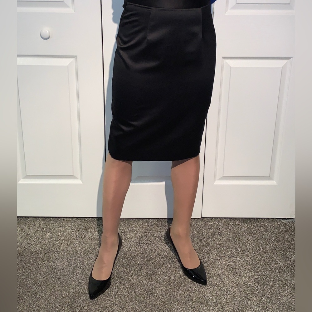 Used VIE by Victoria Royal Satin Black Skirt Size 6